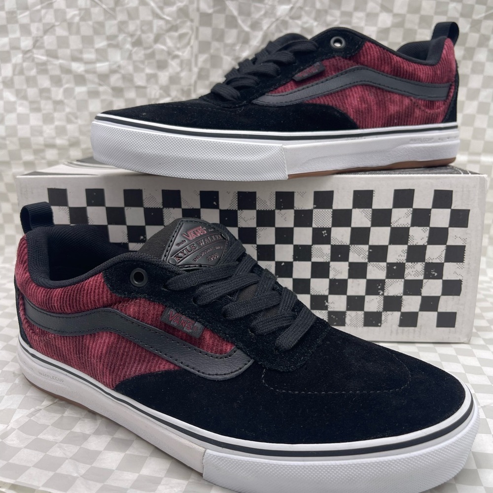 Vans WMNS Kyle Walker
Corduroy Tie-Dye/Black/White Sneakers 
VN0A5JIEX4C - Picture 13 of 16